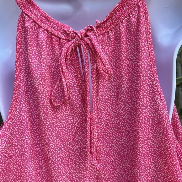 Sienna Sky, Pink & White Sleeveless top, rounded neck & an elastic bottom - Picture 7 of 10